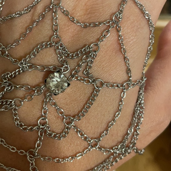 Spider web hand bracelet 🕸 - Picture 3 of 4